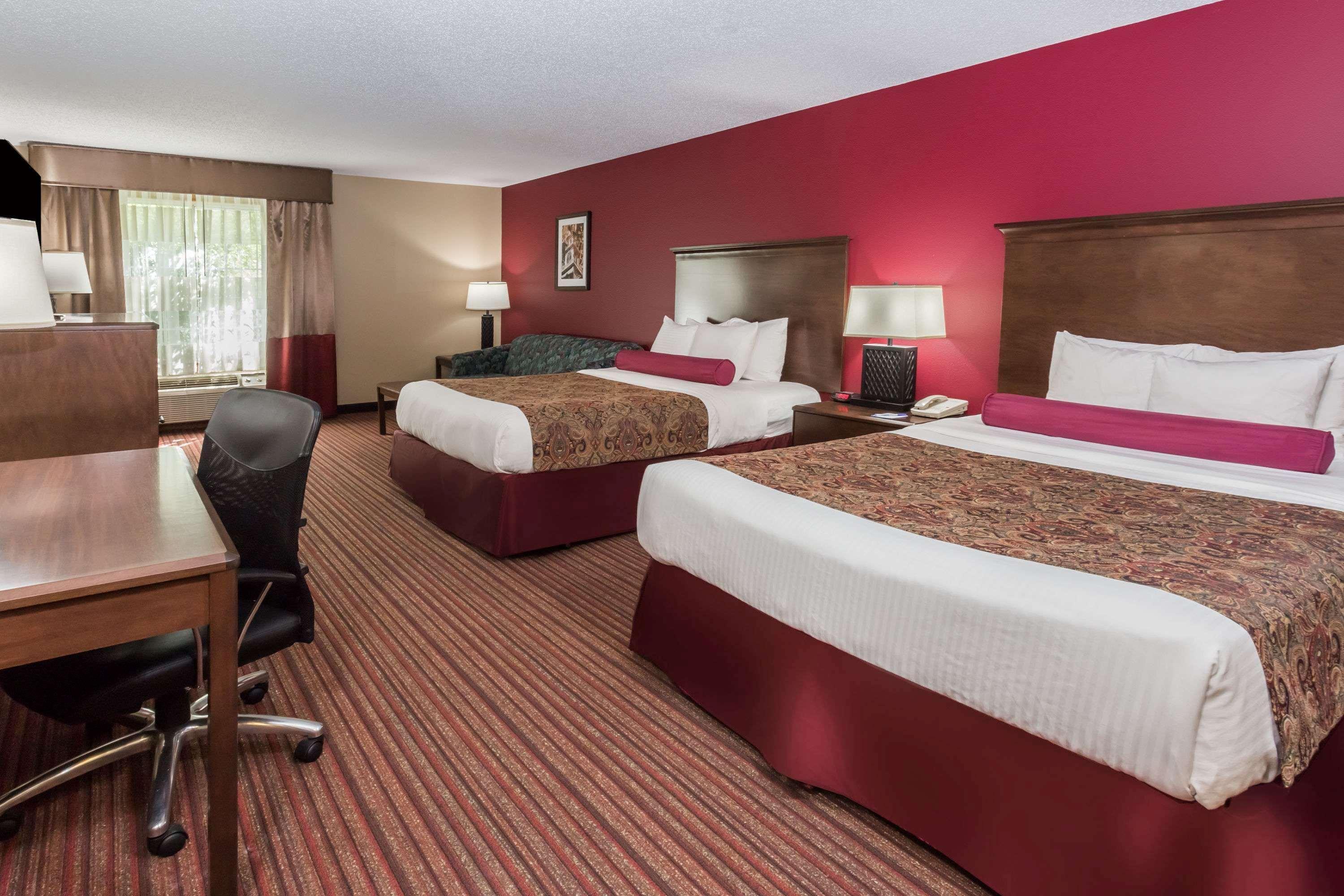 Baymont By Wyndham Mequon Milwaukee Area Hotel Exterior foto
