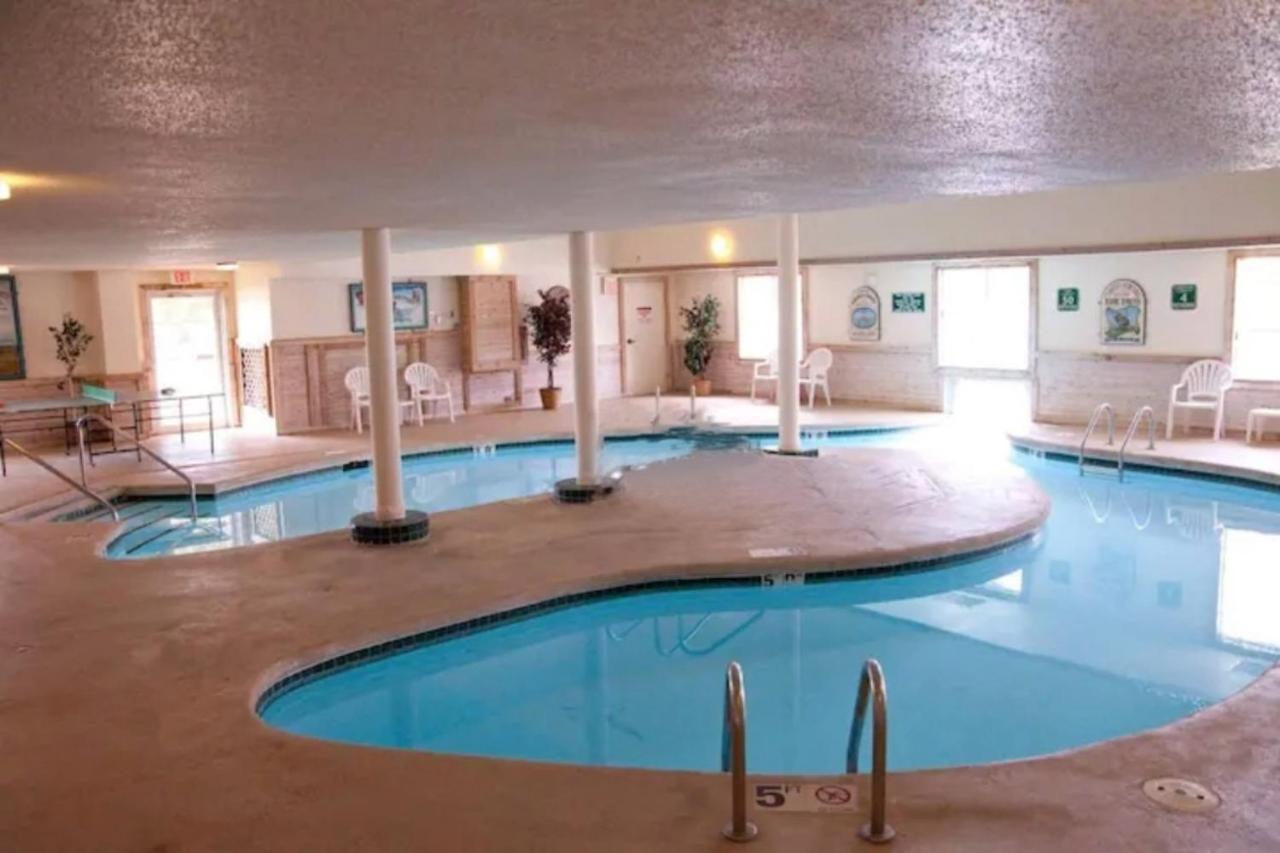 Baymont By Wyndham Mequon Milwaukee Area Hotel Exterior foto